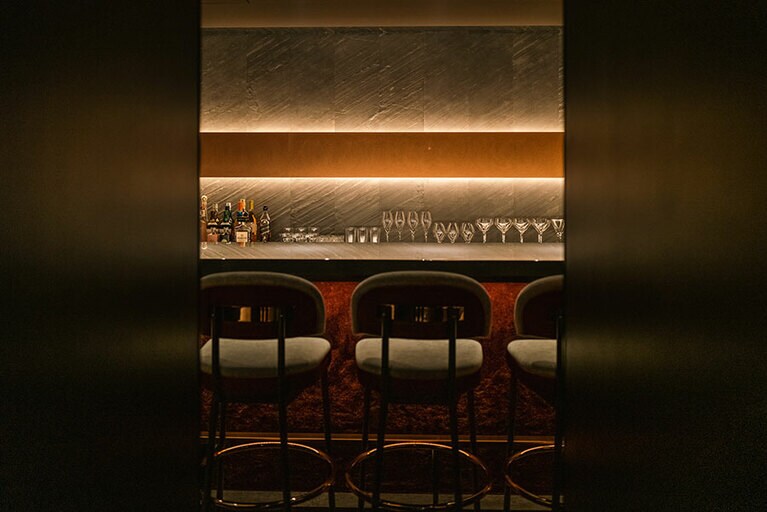 パフェバーのイメージを覆すような、落ち着いた店内。