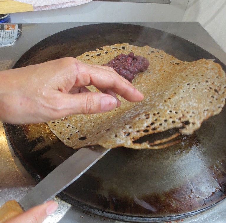 スイーツガレットは両面をこんがり焼いてパリッとした食感に。