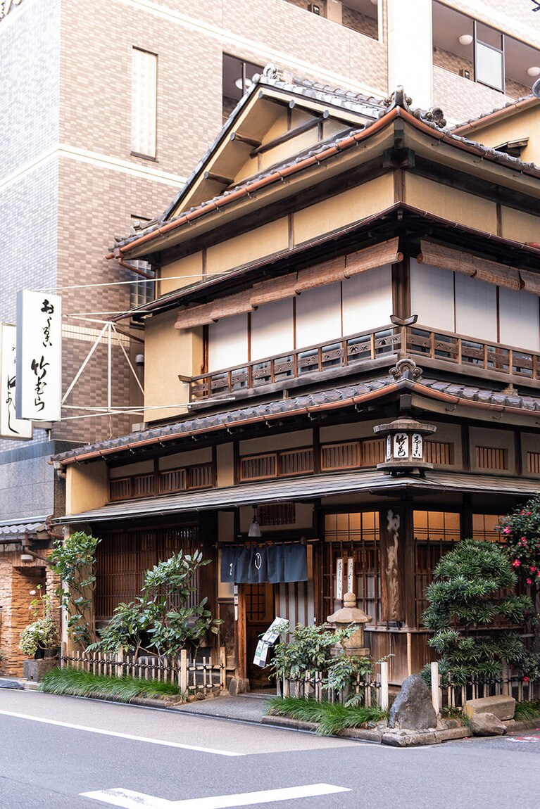 甘味処「竹むら」の建物も趣があります。