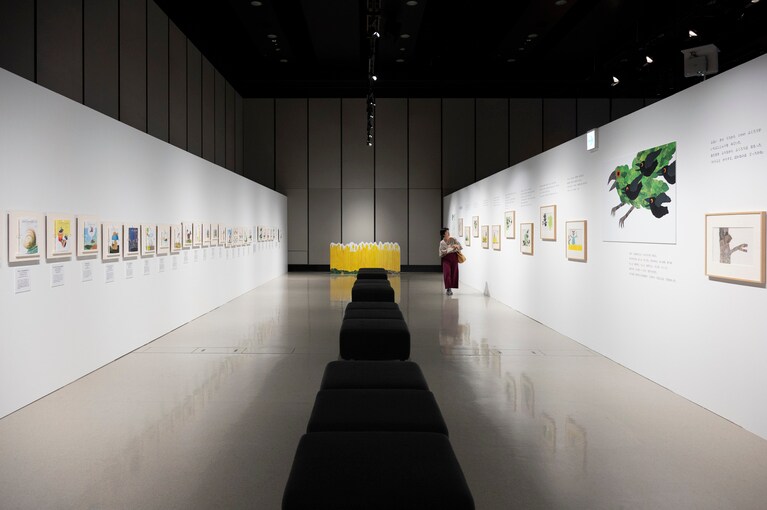 第2章のコーナー。「レオ・レオーニの絵本づくり展」展示風景、ヒカリエホール、2025年