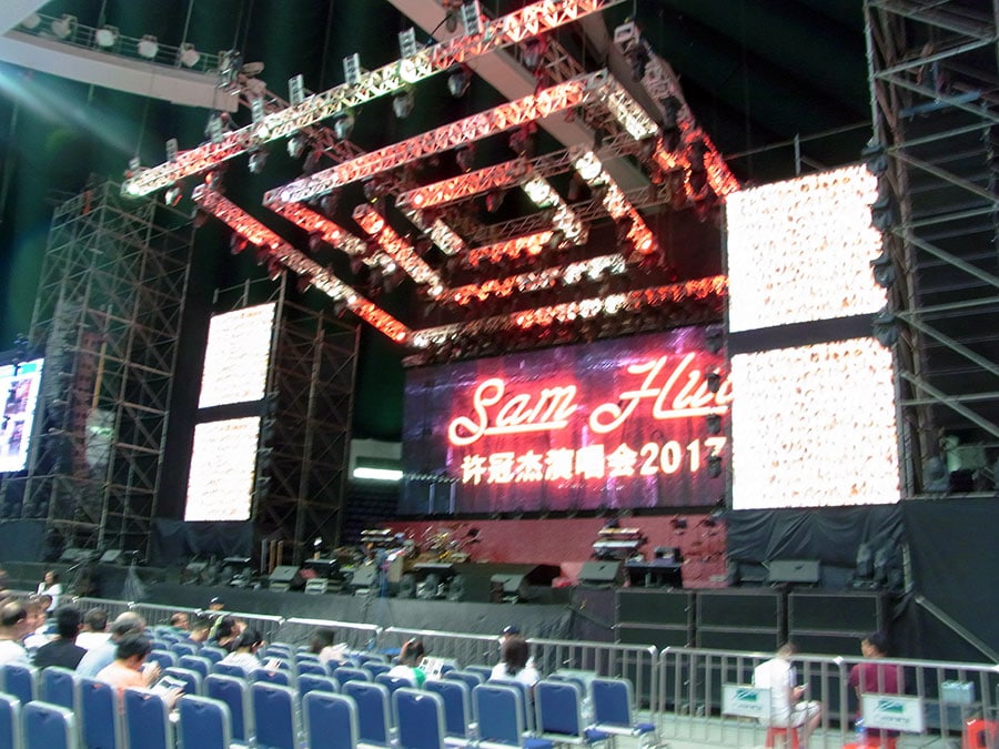 中国・広州で開催された「サミュエル・ホイ演唱会2017」のステージ。
