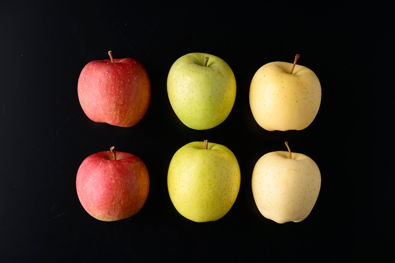 左からサンふじ、王林、金星。