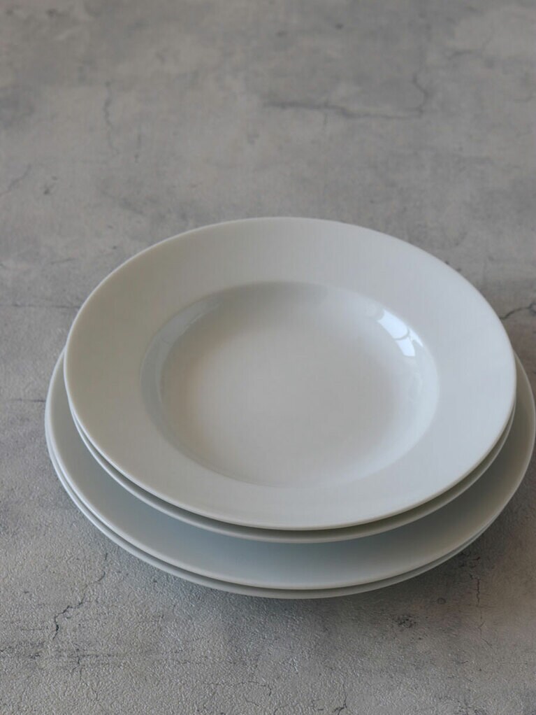 リチャード・ジノリのインペロホワイト。3,740円前後。Photo/Yumiko Yoshinuma