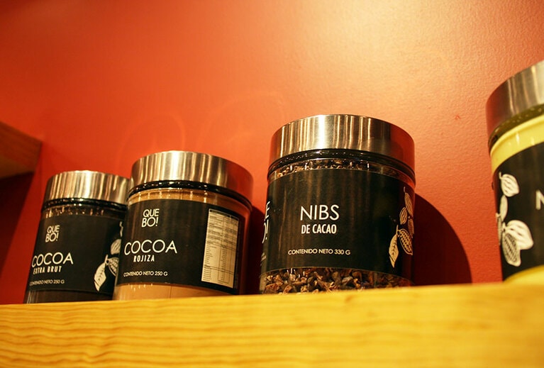 カカオニブも販売。