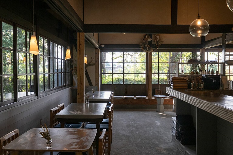 おそば屋さんとお土産屋さんがあった建物をリノベーション。