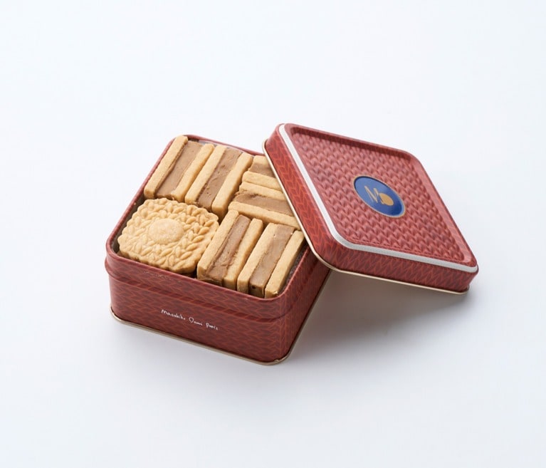 ザブトンミニョンプラリネブラン 2,300円（8個入り）。