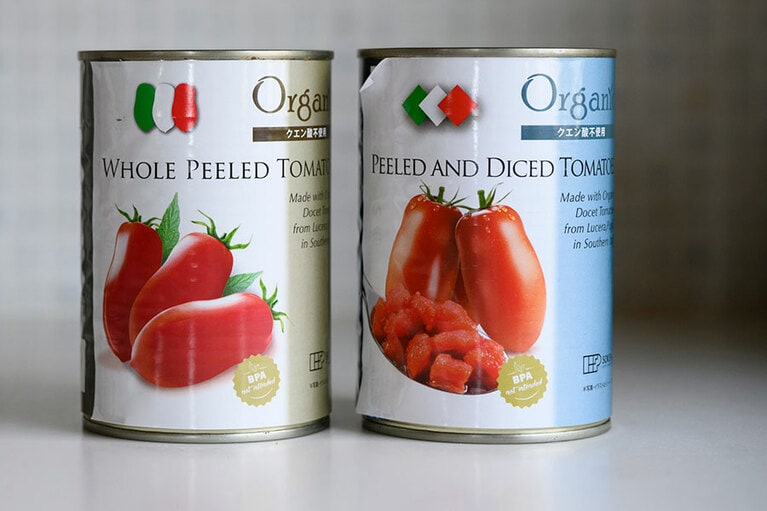 トマト丸ごとの「ホール」とカットした「ダイス」がある。