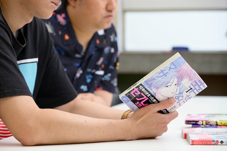 インタビューに答えてくれた、ロングコートダディのおふたり。