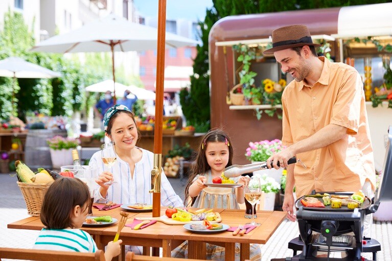 グリル台セット1,000円、野菜セット2,000円（いずれも税込）。