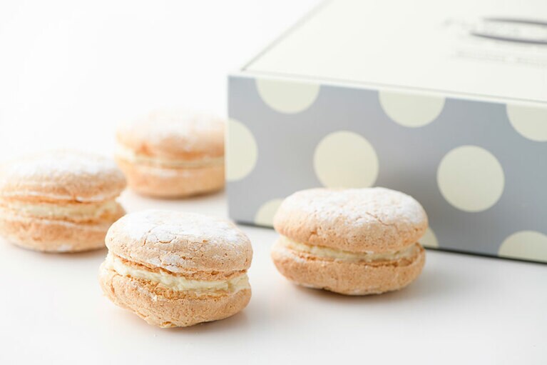 ブーシェ ブール 1,342円(10個入)／フワトロワ