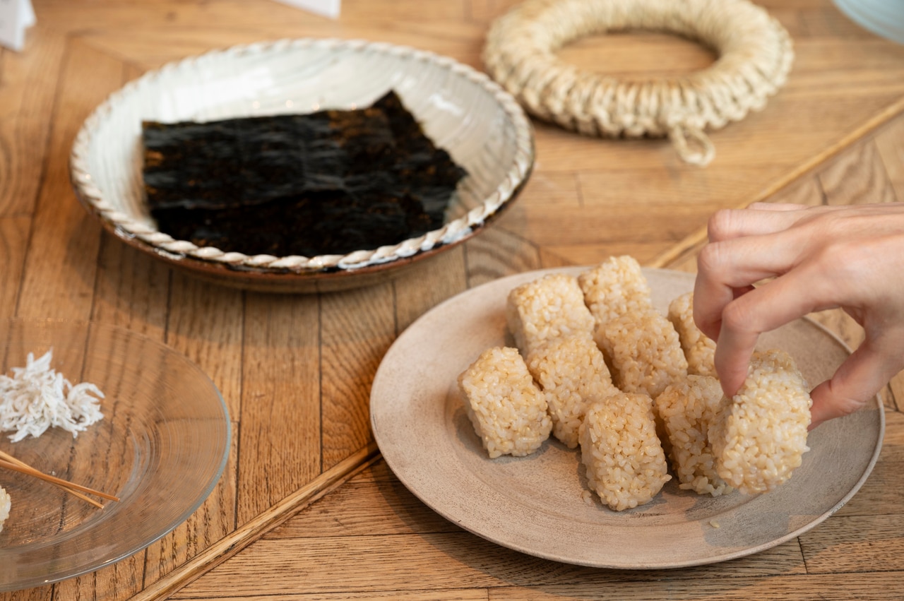 雲井窯で炊いた在来種米「亀の尾」。