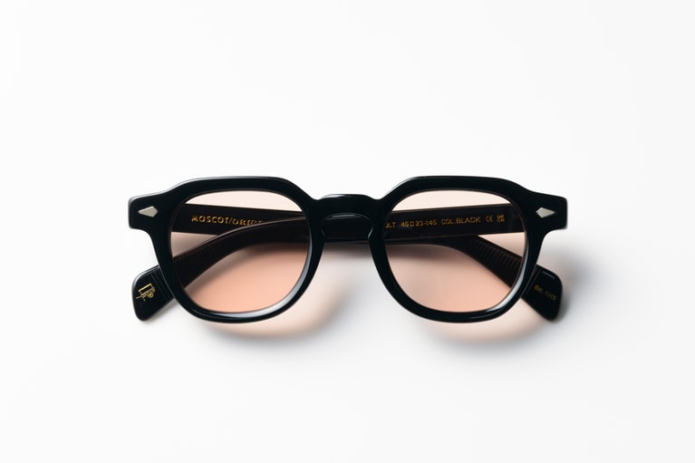 DOLT 53,900円／MOSCOT（MOSCOT AOYAMA）