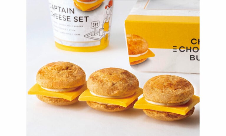 【特別賞】［南関東エリア］グレープストーン「マイキャプテンチーズTOKYO チーズチョコレートバーガー」(3個入り)550円。