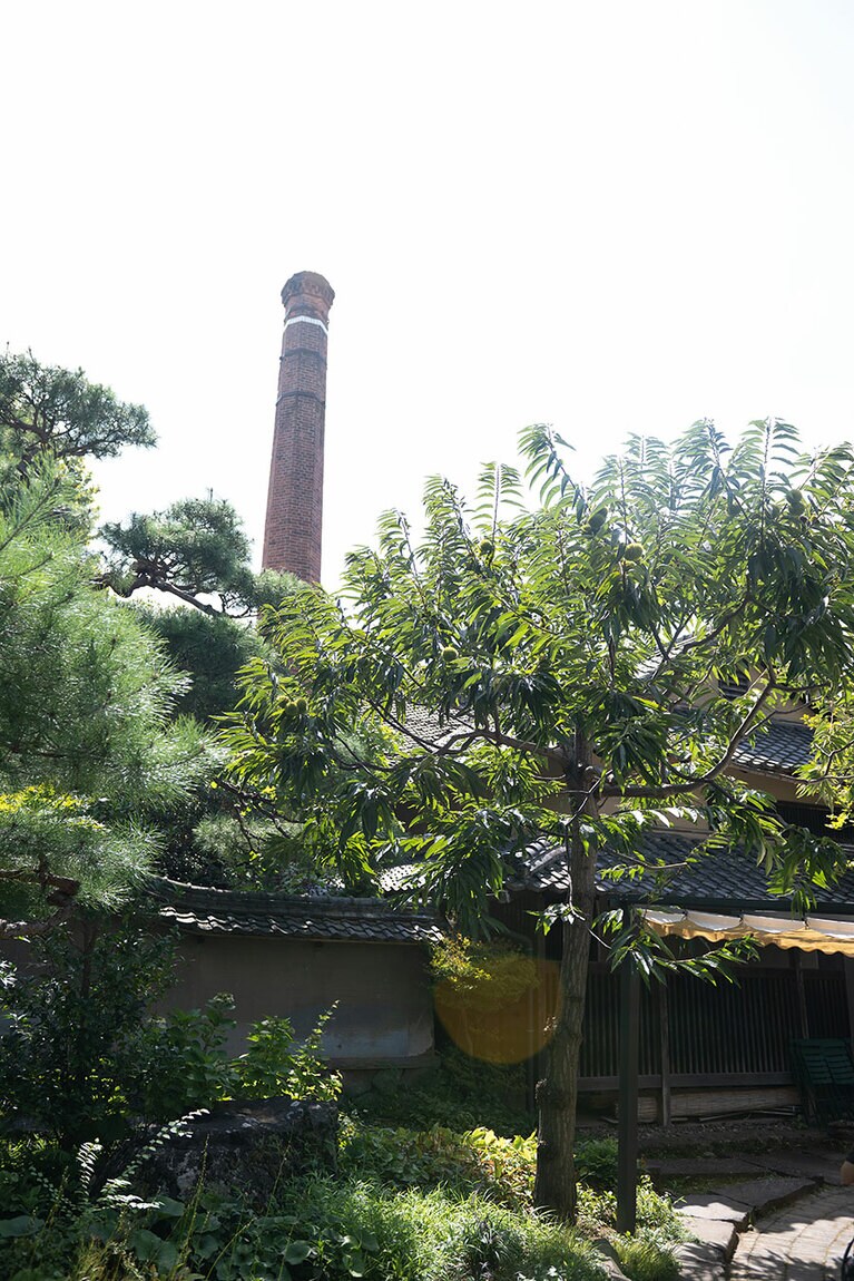 店名の由来にもなったえんとつが見える。