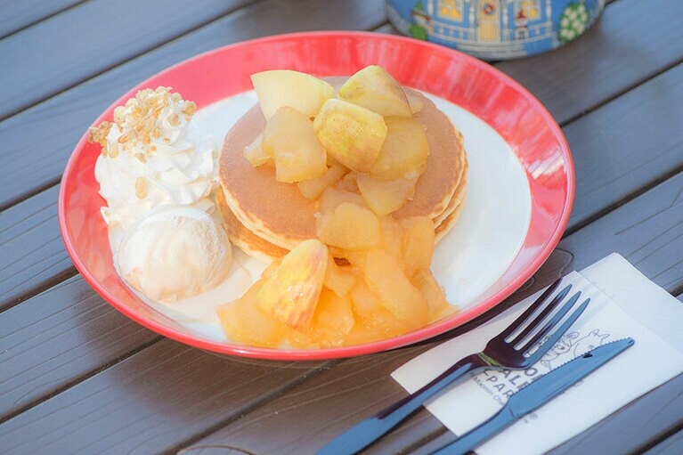 シナモンアップルレットゥ1,760円(税込)。パンケーキレストラン/Lettulaでの提供。