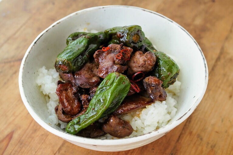 8月19日　レバーパドロンのっけごはん。