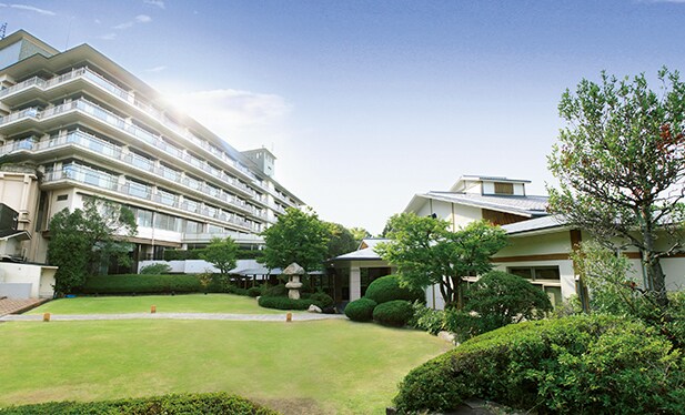 【兵衛向陽閣】有馬温泉街を見下ろす高台に建つ。