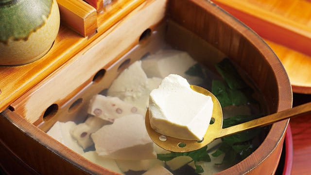 京の湯豆腐の繊細な美味しさを風情たっぷりの空間で楽しむ