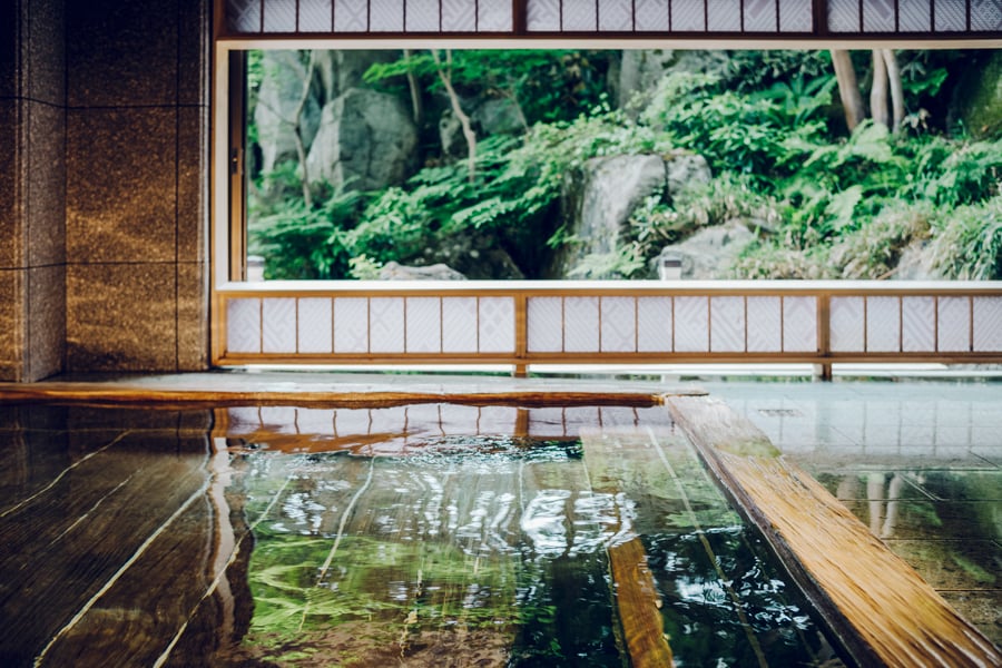 「界 津軽」の温泉大浴場。