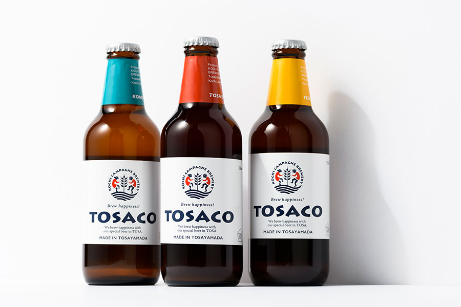 TOSACOビール 各500円(330ml)。左から：こめホワイトエール、土佐IPA、ゆずペールエール。