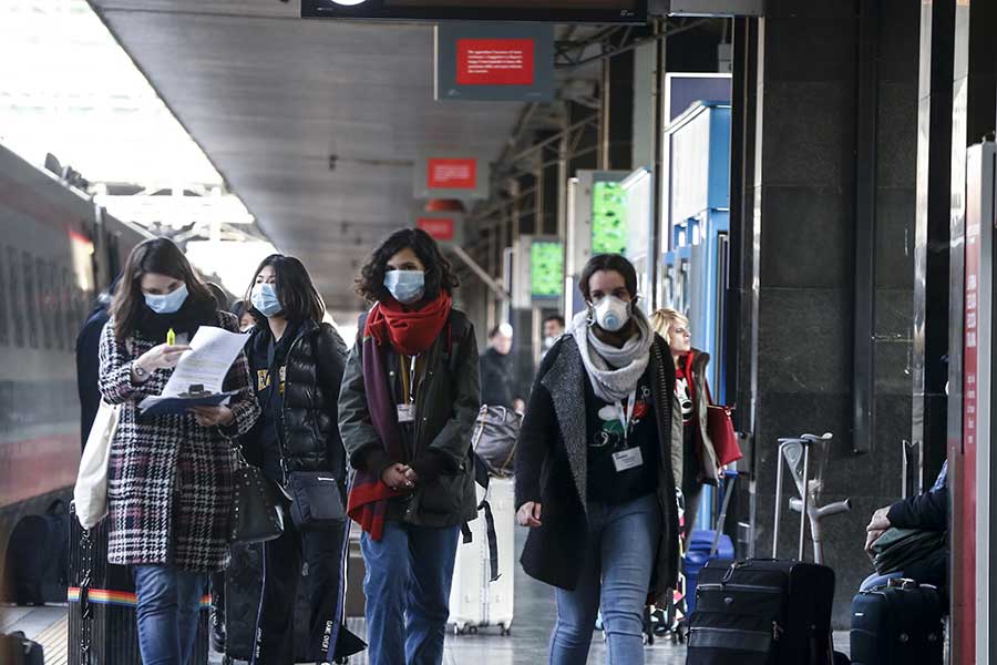 3月10日(火)ローマのテルミニ駅。検疫が強化された。©LaPresse／共同通信イメージズ