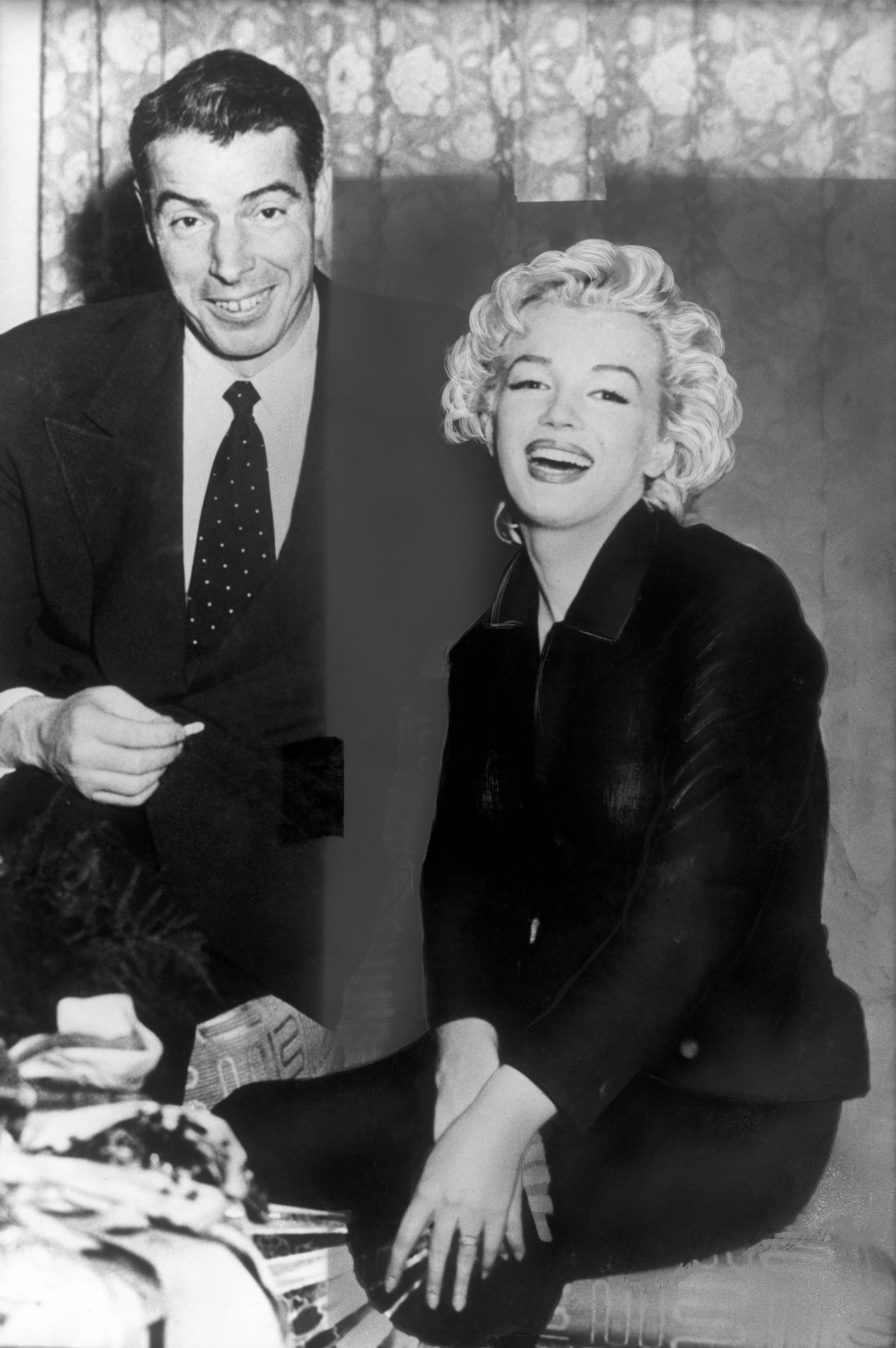 新婚旅行で帝国ホテルに滞在するマリリン・モンローとジョー・ディマジオ　©dpa/時事通信フォト