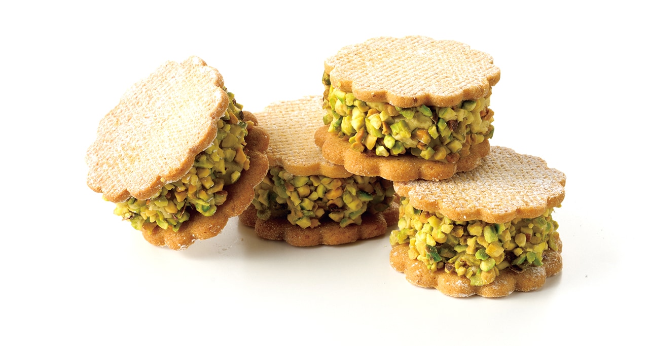 PISTA ＆ TOKYO「ピスタージュ」4個入り 1,944円 賞味期限：冷蔵4日。