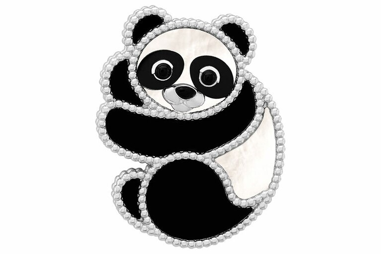パンダ クリップ＜ホワイトゴールド、ホワイト マザーオブパール、オニキス＞ 730,000円。