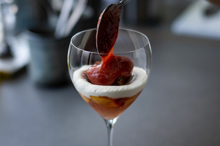 洋のパフェ「大黄」。