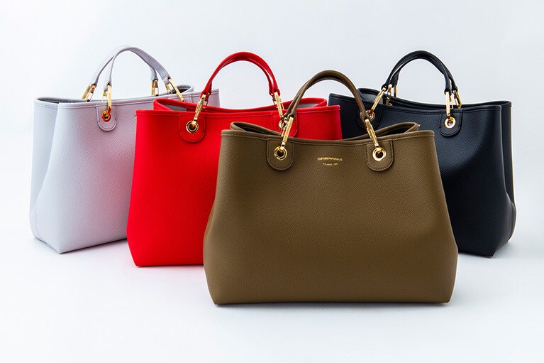 イミテーションレザー(H27×W37.5×W11.5cm)30,000円。