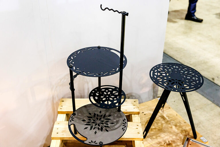 自在天板：左(ランタンフック×1、天板×3、シャフト)、右(天板×1、三脚)(Div-Horizon)。