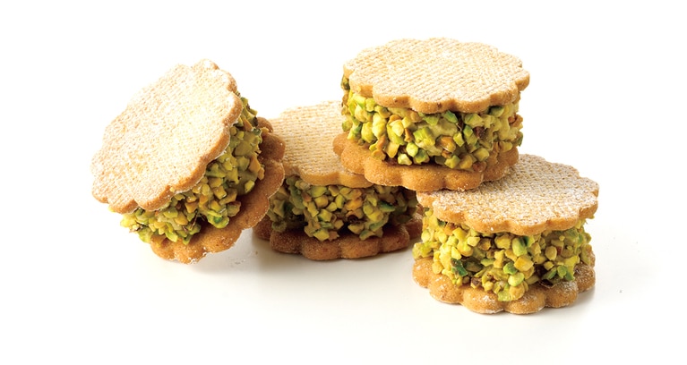 PISTA ＆ TOKYO「ピスタージュ」4個入り 1,944円 賞味期限：冷蔵4日。