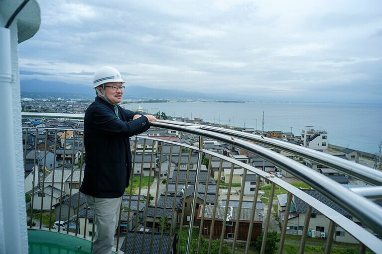 富山湾の全てと能登半島の大部分から視認することが出来る富山県最古の灯台。