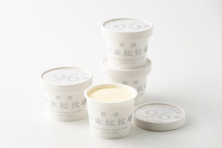 千本松牧場96撰アイスクリーム 各1,080円（110ml）。