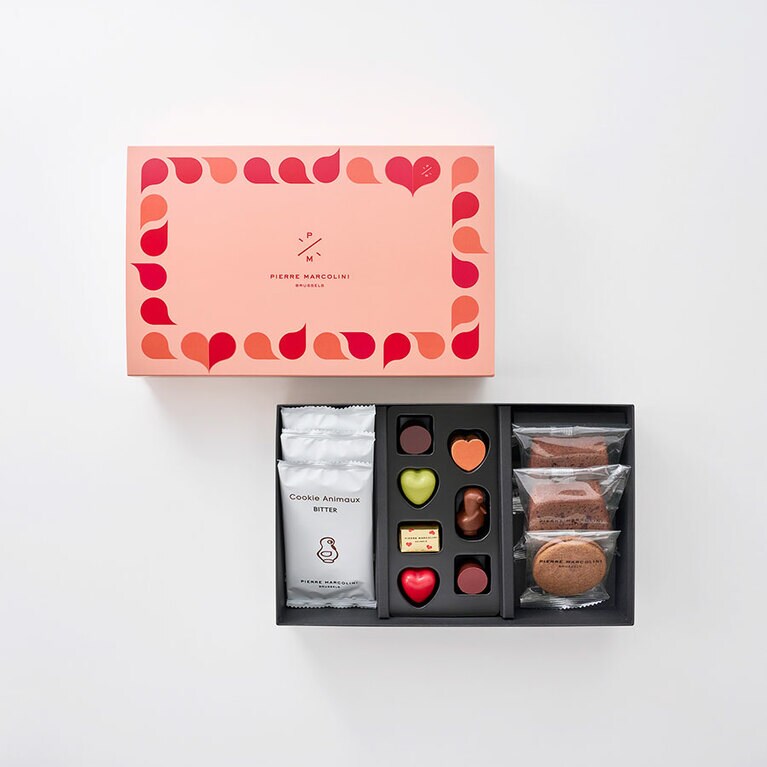 ショコラ-＆-パティスリー-セレクション-（ショコラ-7個-パティスリー-6個入り）。