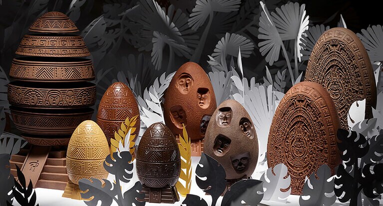 神秘的で吸い込まれそうな世界。