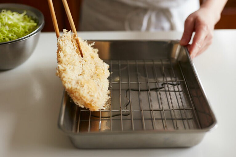 【POINT③】油切りは立てるべし！