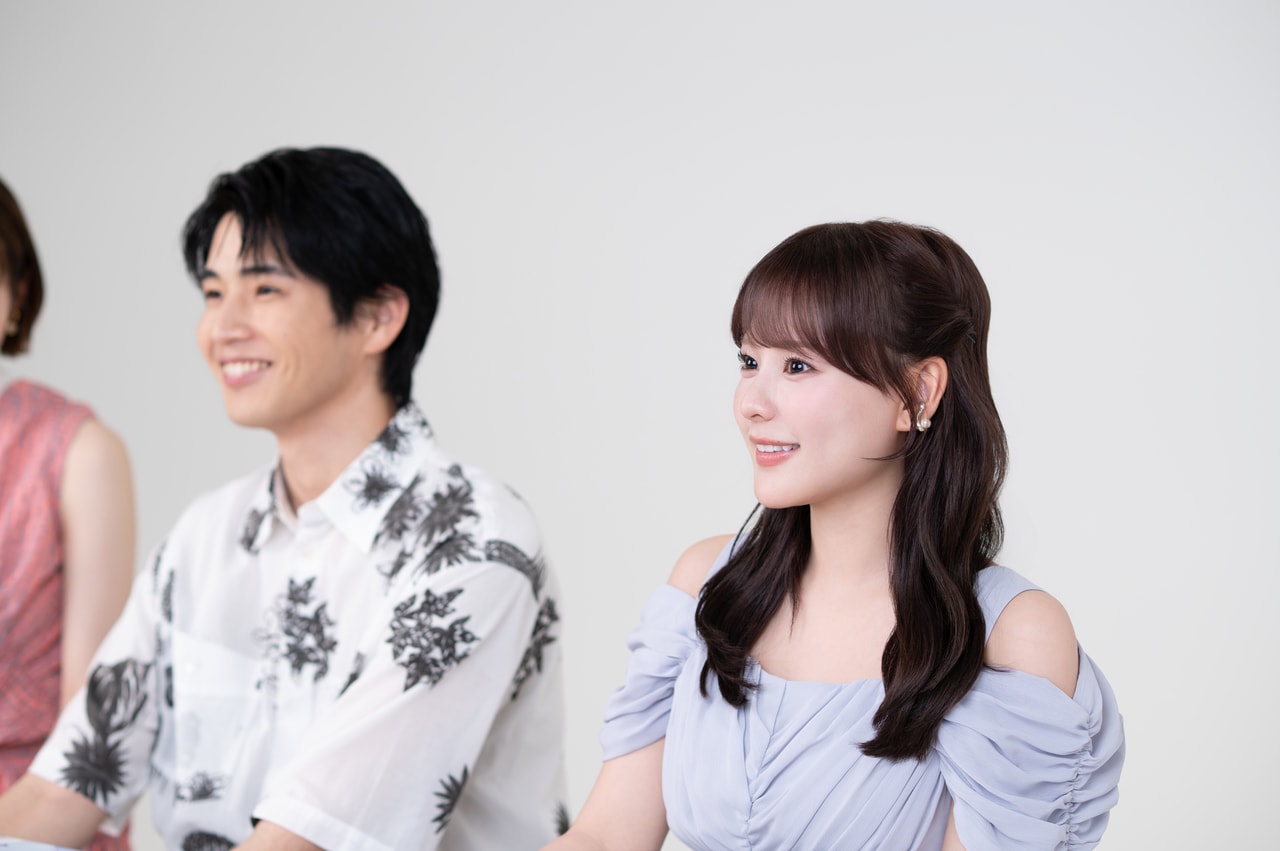 写真左から、中沢元紀さん、齊藤なぎささん。