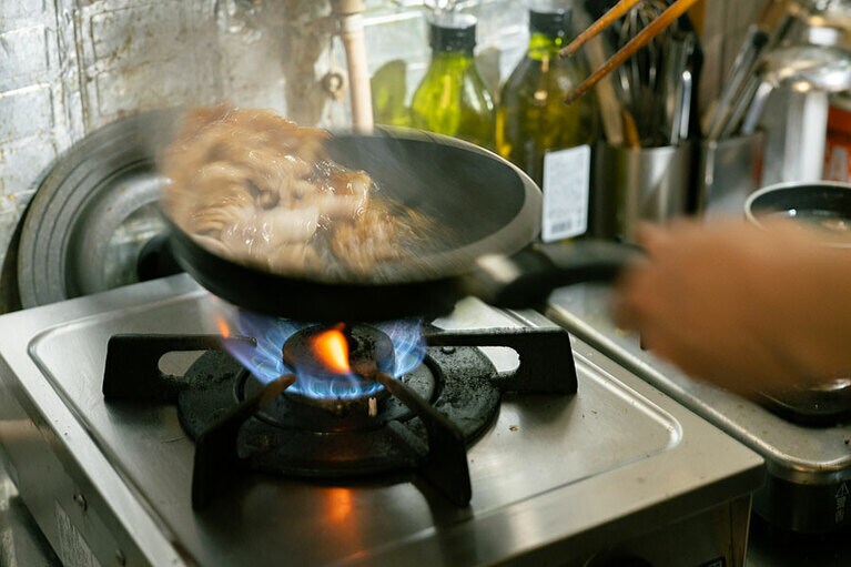 「豚バラ生姜焼き」630円。
