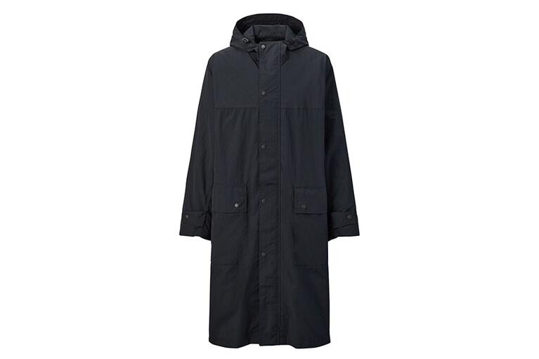 ポケッタブルロングコート 09 BLACK 9,990円。