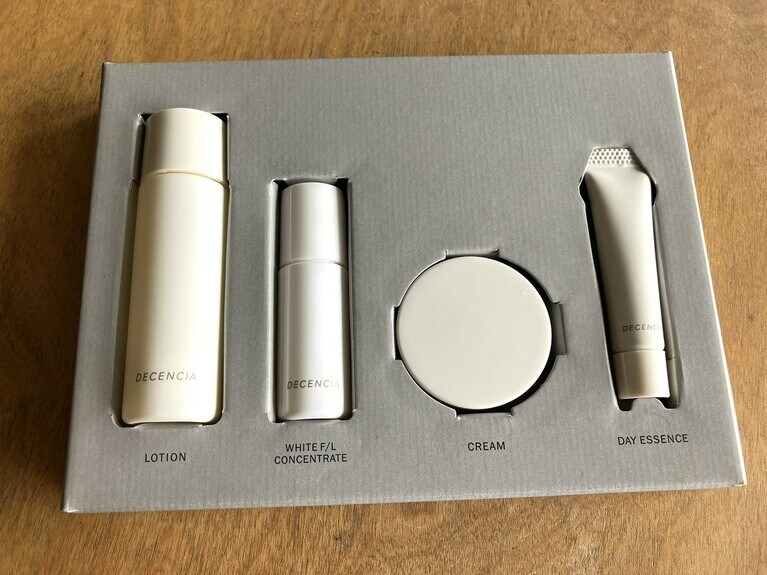 夏の終わりに何からケアすればいいかわからなくなったら、くすみにも乾燥にもおすすめのトライアルセット。