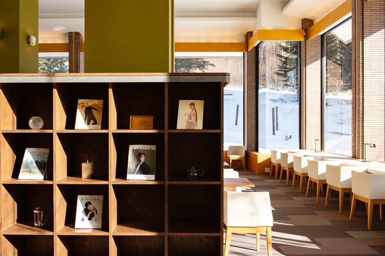 ゲストのみが使えるライブラリーは、落ち着いた空間。