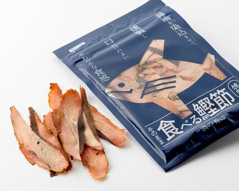 旭フレッシュ「高知発KATSUO便 そのまま食べる鰹節」30g 370円。