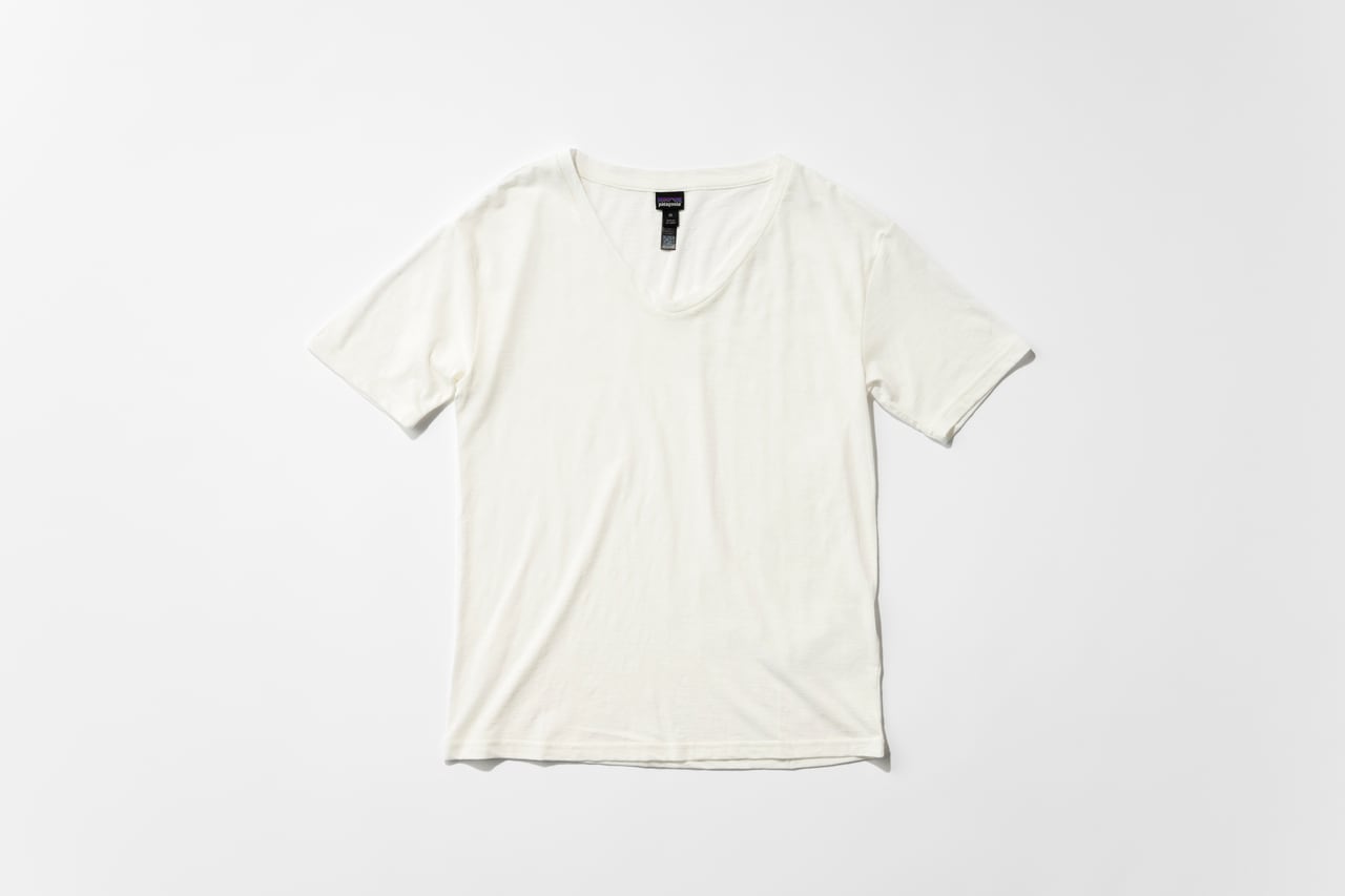 オーガニックコットン60％、リサイクル・ポリエステル40％を使用し、スラブニットで仕立てたTシャツ。ウィメンズ・メインステイ・ティー 7,480円。