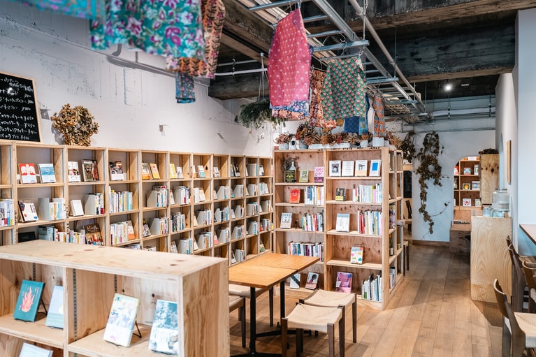 竹澤書店があった場所に誕生した「ノベルズ」。