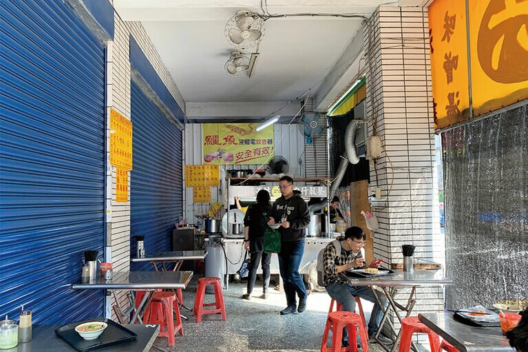 座席数は約20席。