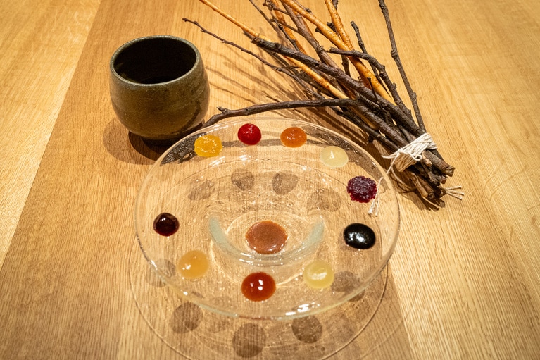 「おまかせコース（13皿）＋アルコールまたはノンアルコールペアリング」42,350円。