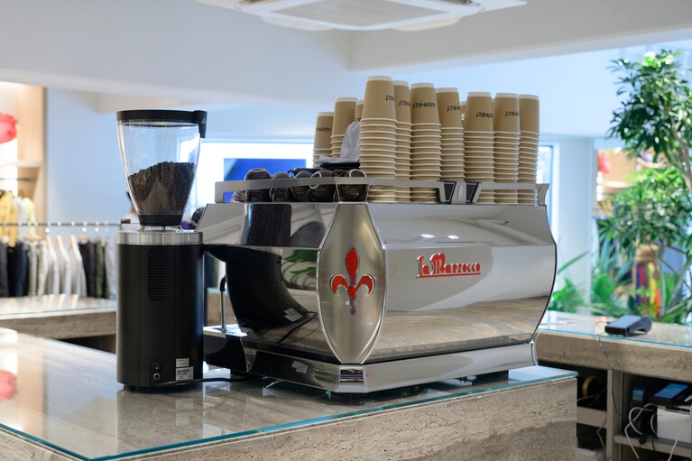 代々木公園のカフェ「キャメルバック」監修のコーヒーを販売。