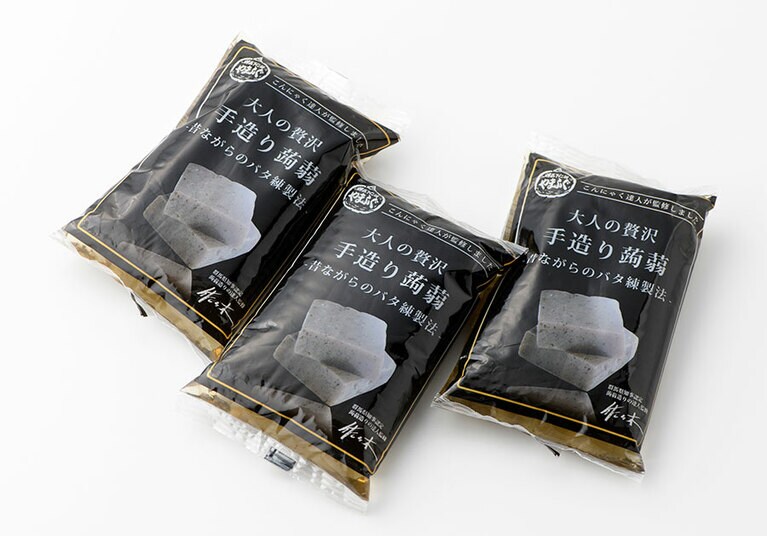 【群馬県】群馬やまふぐ本舗の「大人の贅沢 手造り蒟蒻」300円(200g)。