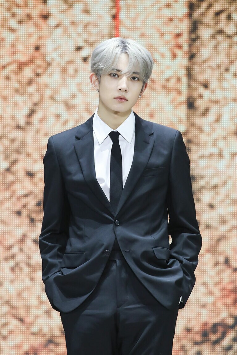 「ENGENEのみなさんの愛情と関心が大きな力になっています」とファンへの感謝の気持ちを明かしたHEESEUNG。(P)&(C) BELIFT LAB Inc.